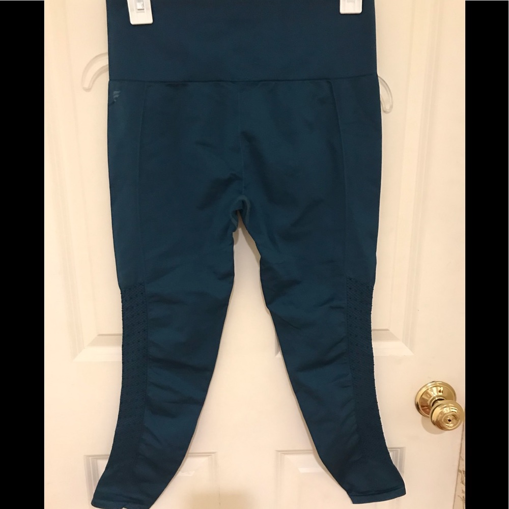 FABLETICS LEGGINGS. SIZE Medium.